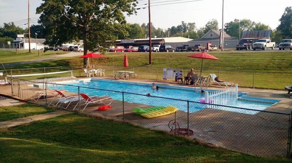 Early American Motel Aurora Luaran gambar